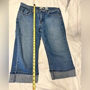 Levi's Women's Cropped Blue Jeans